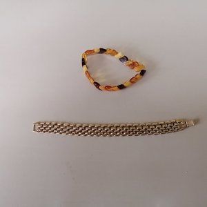 2 Bracelets